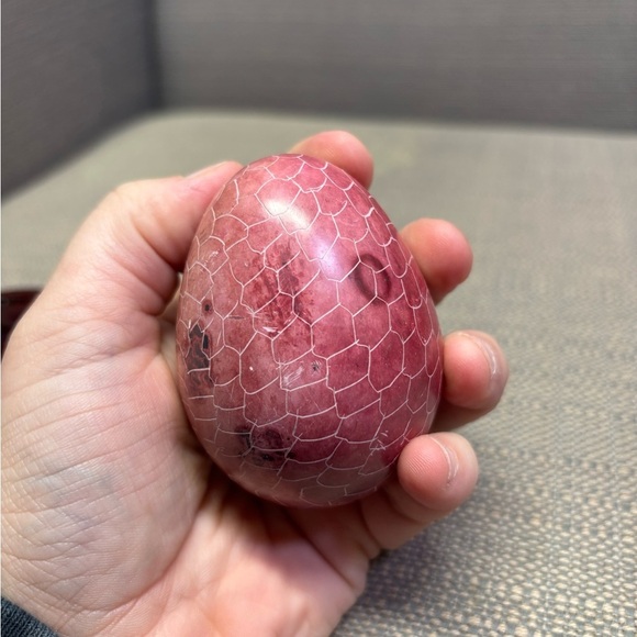 Red Carved Vintage Decorative Egg - Picture 2 of 3